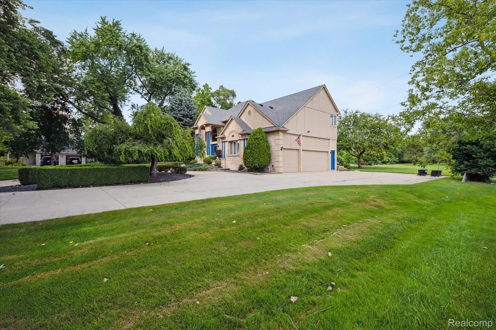 56764 Jewell Road Shelby Charter Township, MI 48315