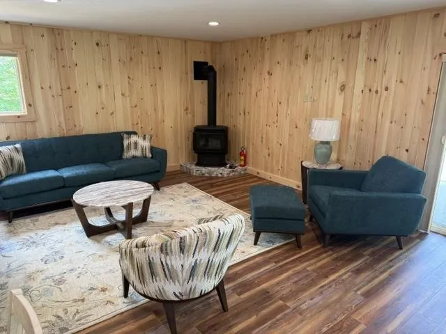 5933 SW Old Oak Trail Springfield Township, MI 49633