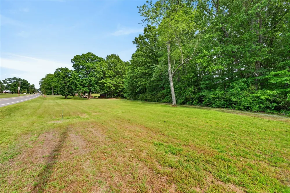 1649 N Main St Tennessee Ridge, TN 37178