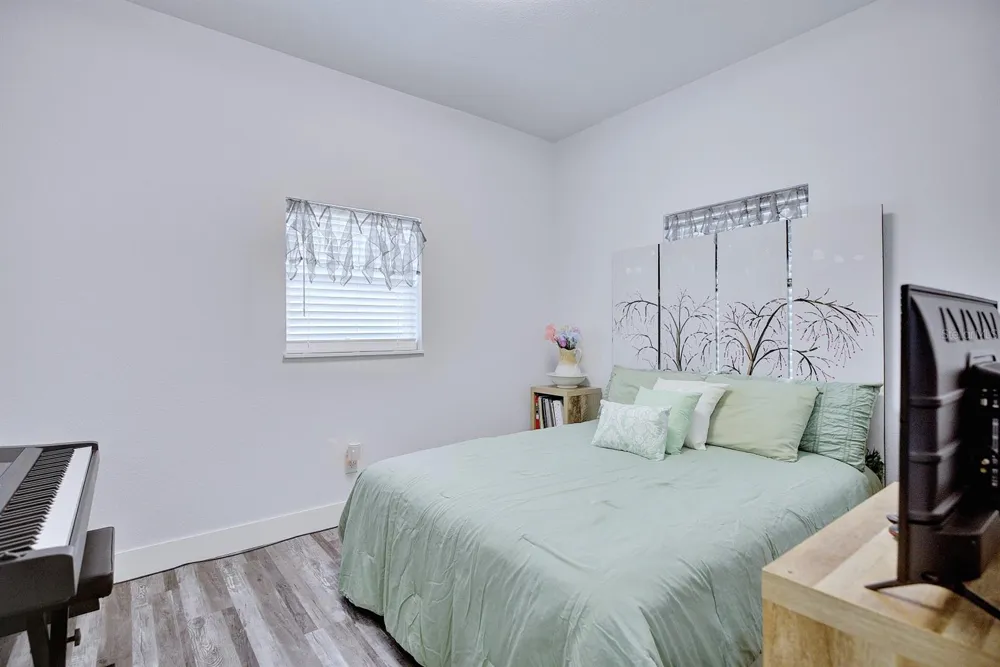 230 E CANAL WAY NE Lake Placid, FL 33852