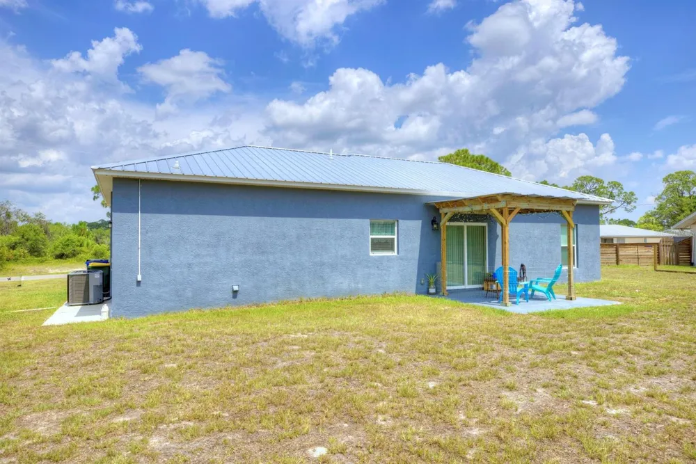 230 E CANAL WAY NE Lake Placid, FL 33852