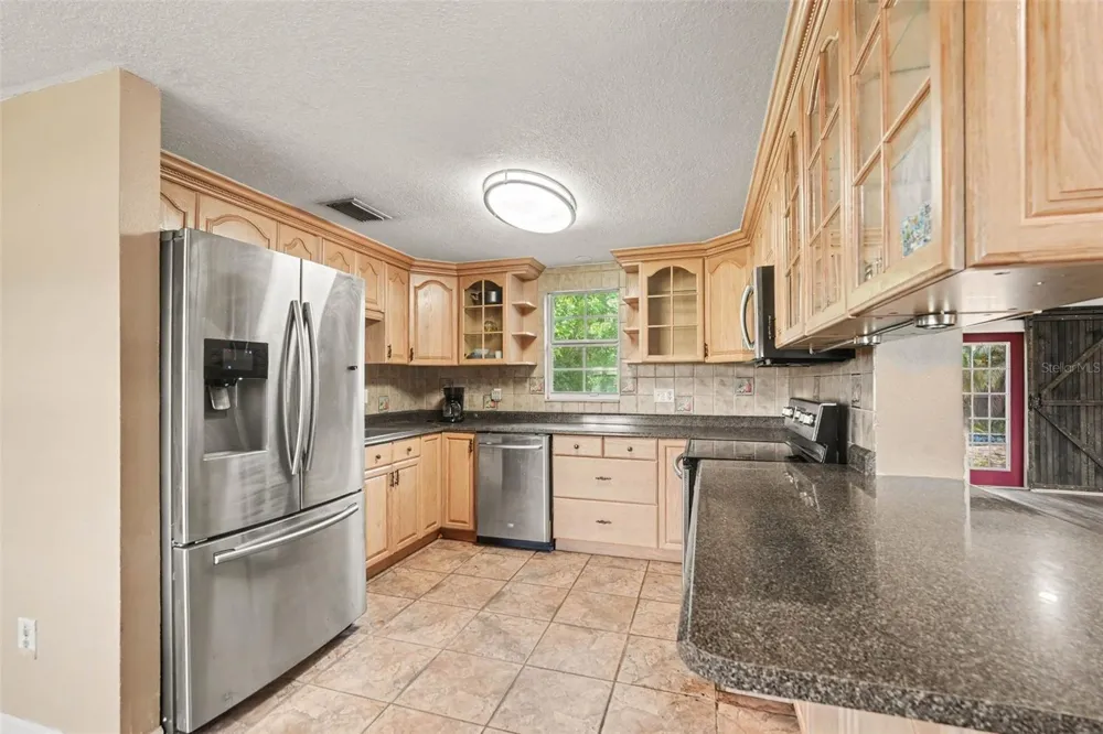 805 W COLLEGE AVENUE Ruskin, FL 33570