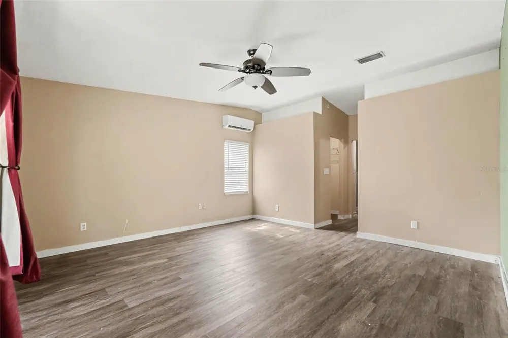 805 W COLLEGE AVENUE Ruskin, FL 33570