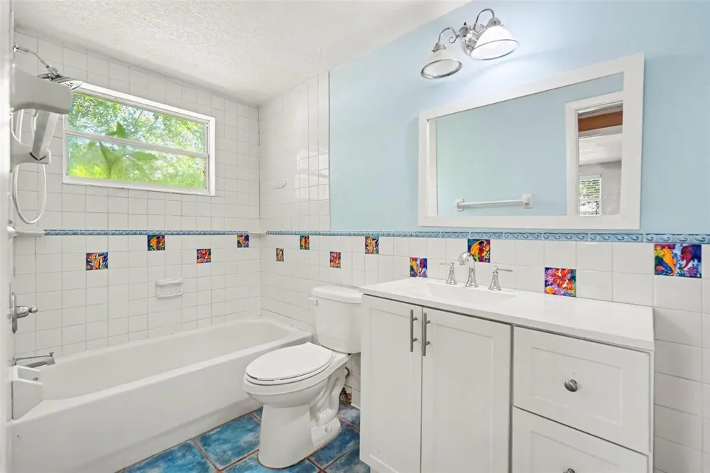 805 W COLLEGE AVENUE Ruskin, FL 33570