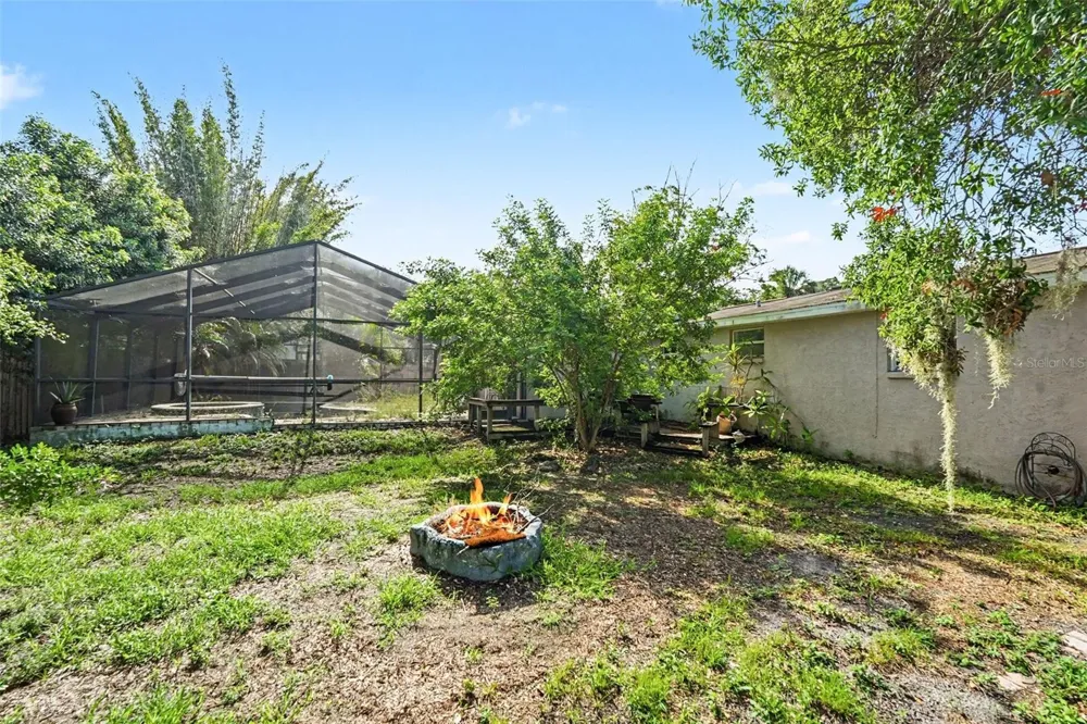 805 W COLLEGE AVENUE Ruskin, FL 33570