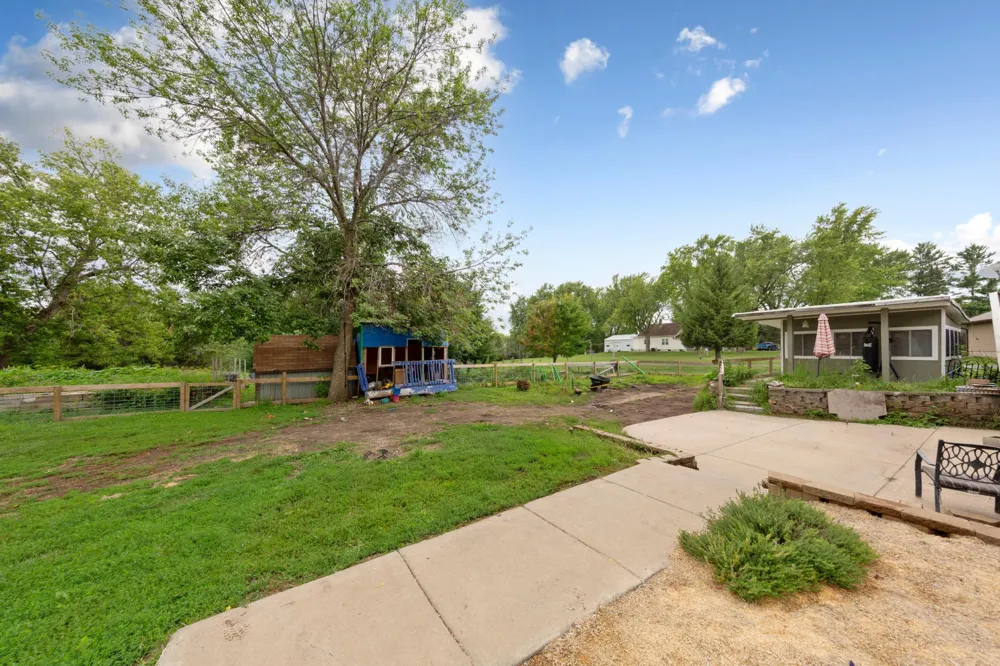 616 1st Street Montgomery, MN 56069