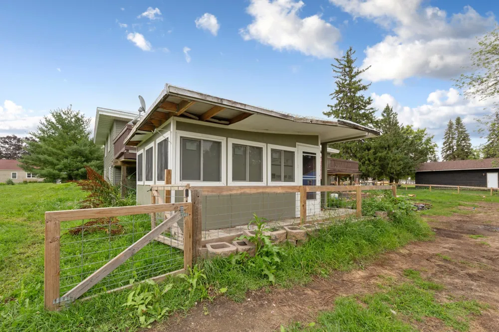 616 1st Street Montgomery, MN 56069