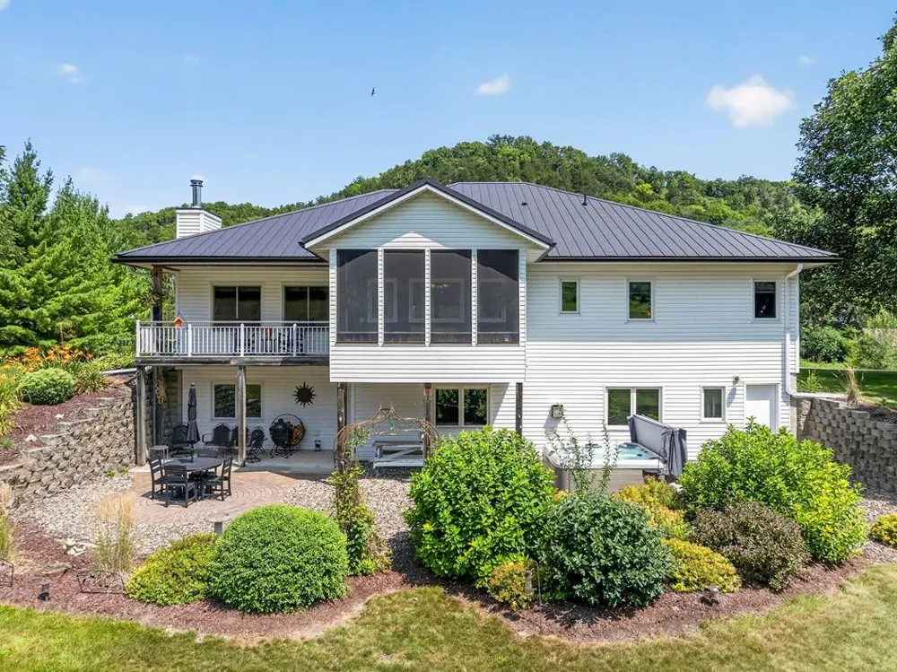 42112 State Highway 30 Rushford, MN 55971