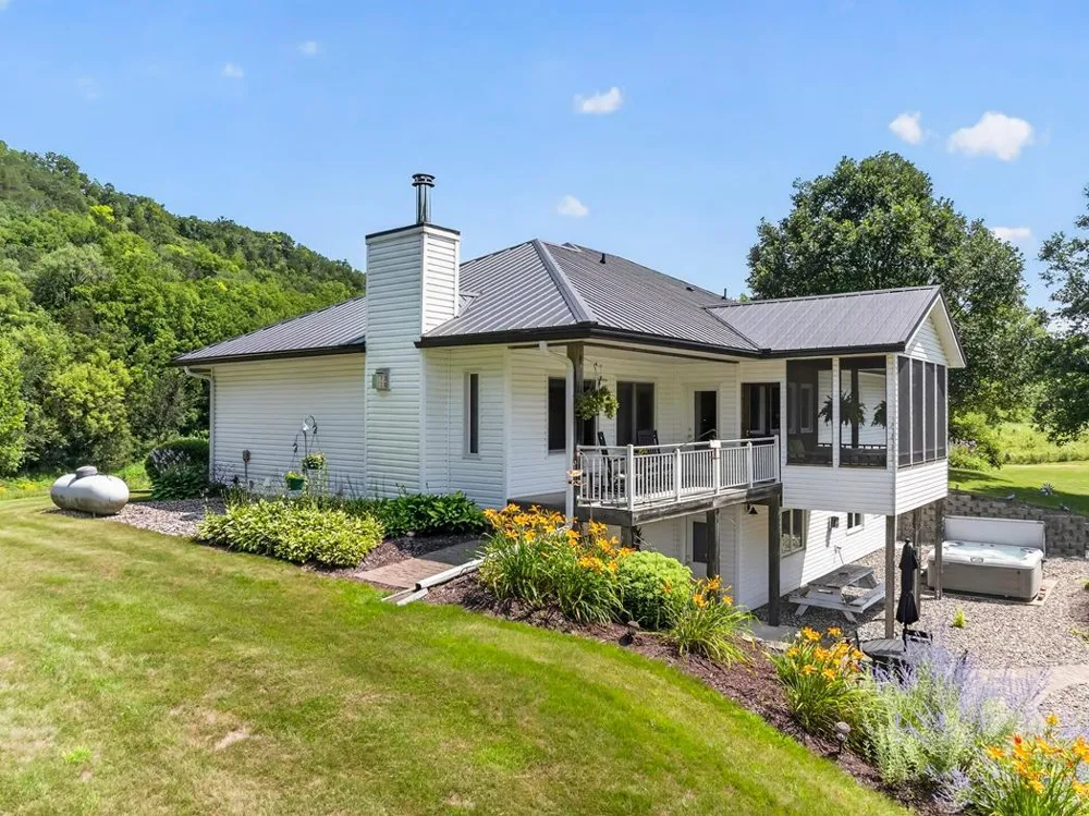 42112 State Highway 30 Rushford, MN 55971
