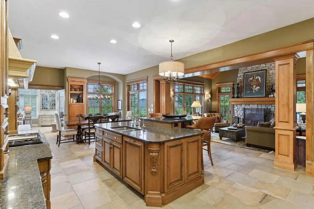 440 Stubbs Bay Road Orono, MN 55356