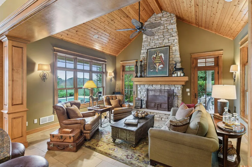 440 Stubbs Bay Road Orono, MN 55356