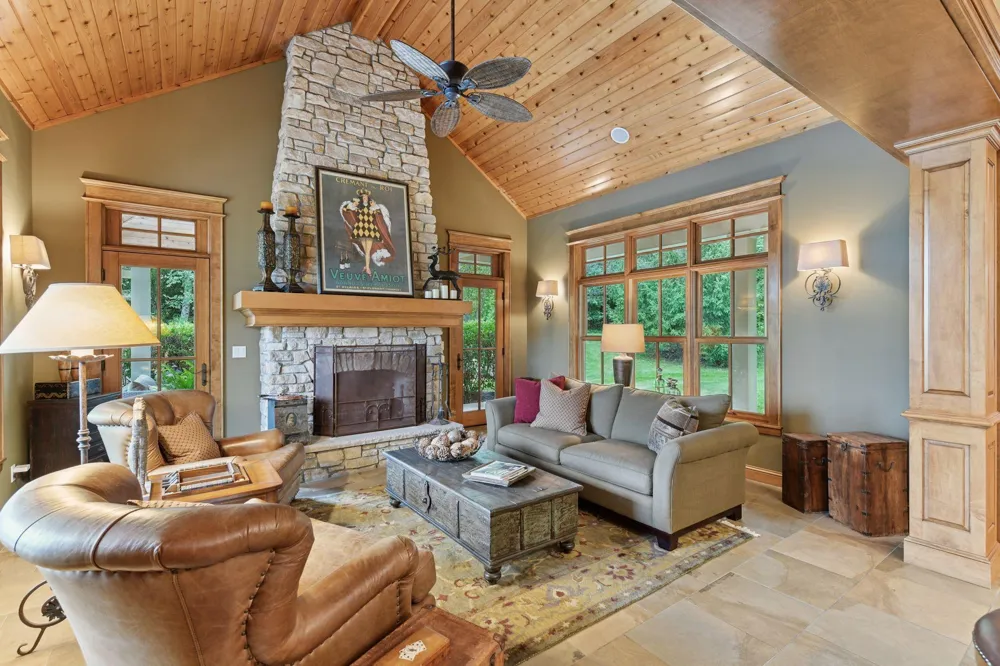 440 Stubbs Bay Road Orono, MN 55356