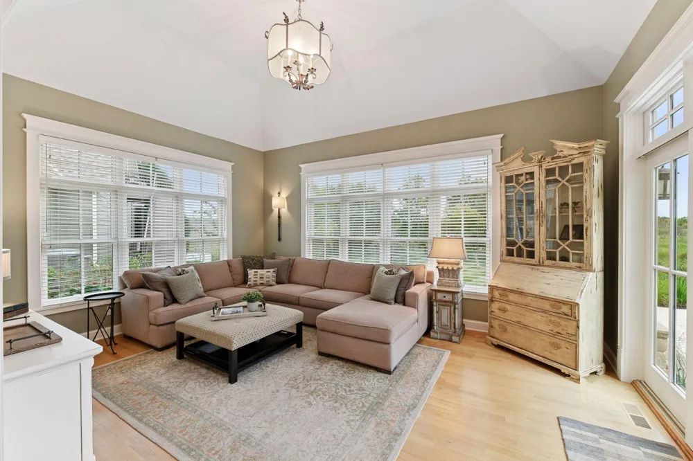 440 Stubbs Bay Road Orono, MN 55356