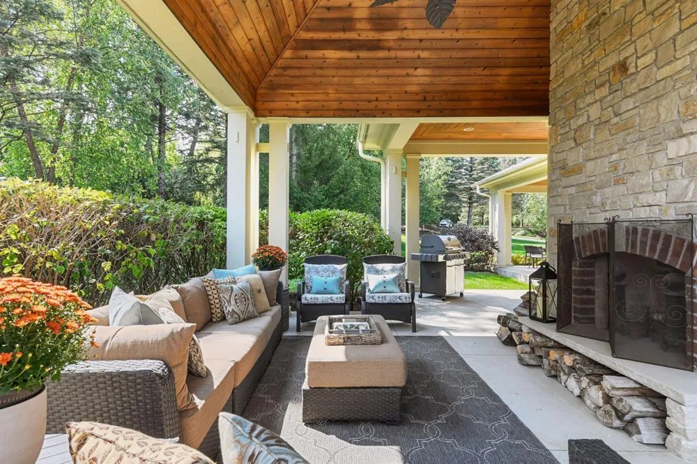 440 Stubbs Bay Road Orono, MN 55356