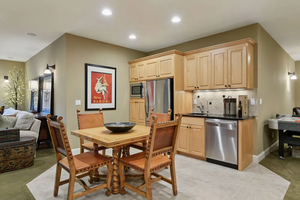 440 Stubbs Bay Road Orono, MN 55356