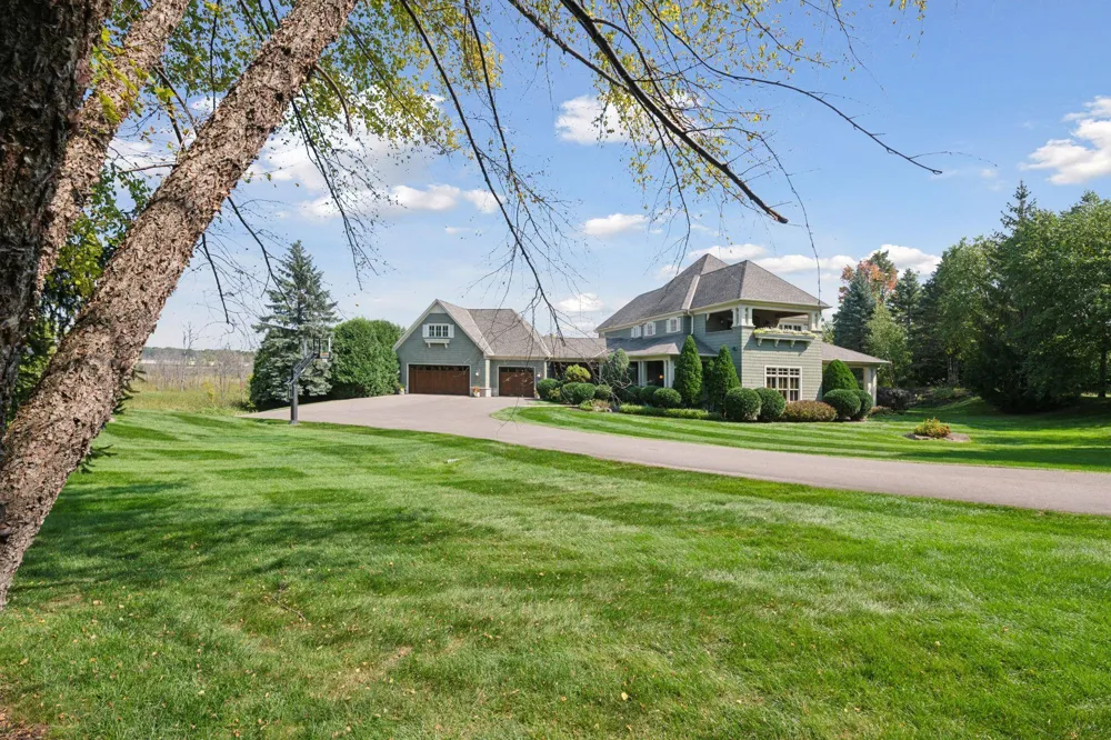 440 Stubbs Bay Road Orono, MN 55356