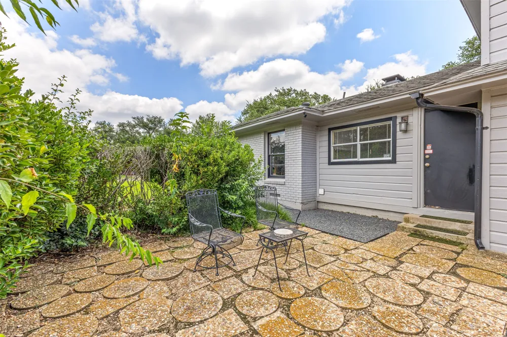 9919 Gooding Drive Dallas, TX 75220
