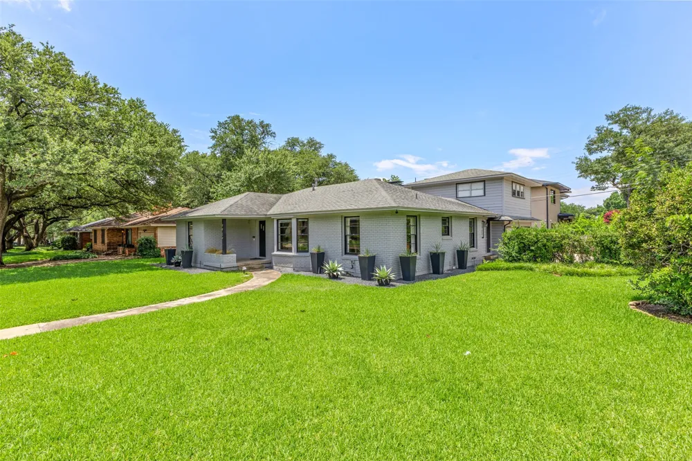 9919 Gooding Drive Dallas, TX 75220