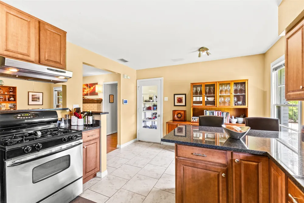 9919 Gooding Drive Dallas, TX 75220
