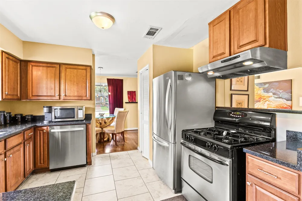 9919 Gooding Drive Dallas, TX 75220