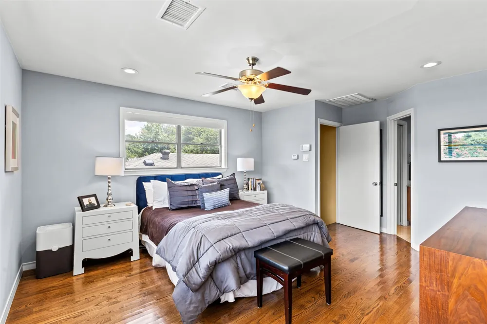 9919 Gooding Drive Dallas, TX 75220