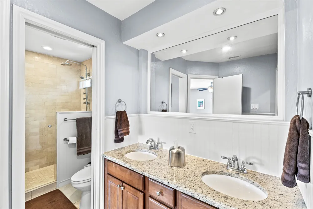 9919 Gooding Drive Dallas, TX 75220