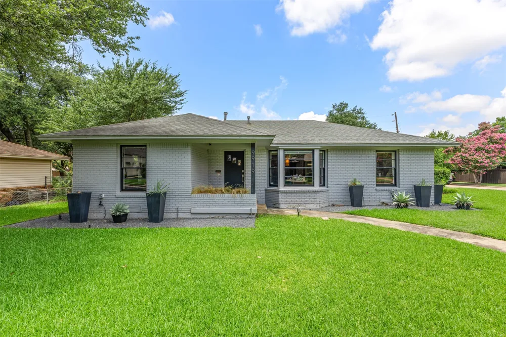 9919 Gooding Drive Dallas, TX 75220