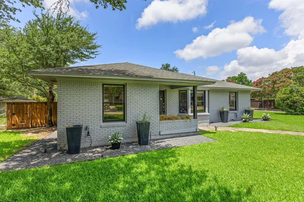 9919 Gooding Drive Dallas, TX 75220