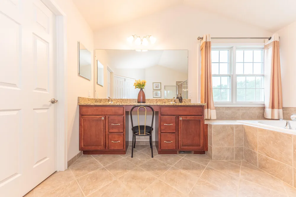 3528 Northbrooke Drive Ypsilanti, MI 48198