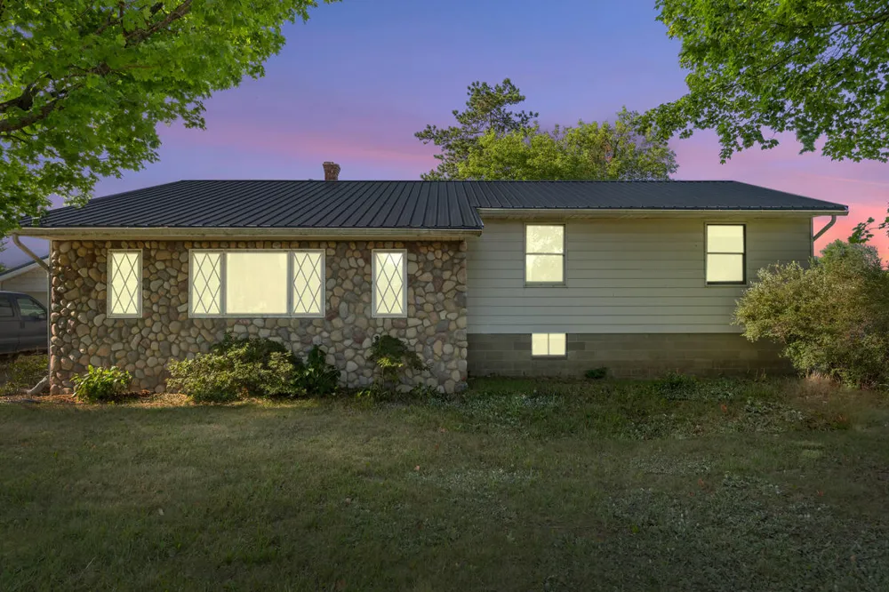 18757 County Line Road Morley, MI 49336