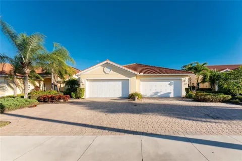 319 MONACO DRIVE #8