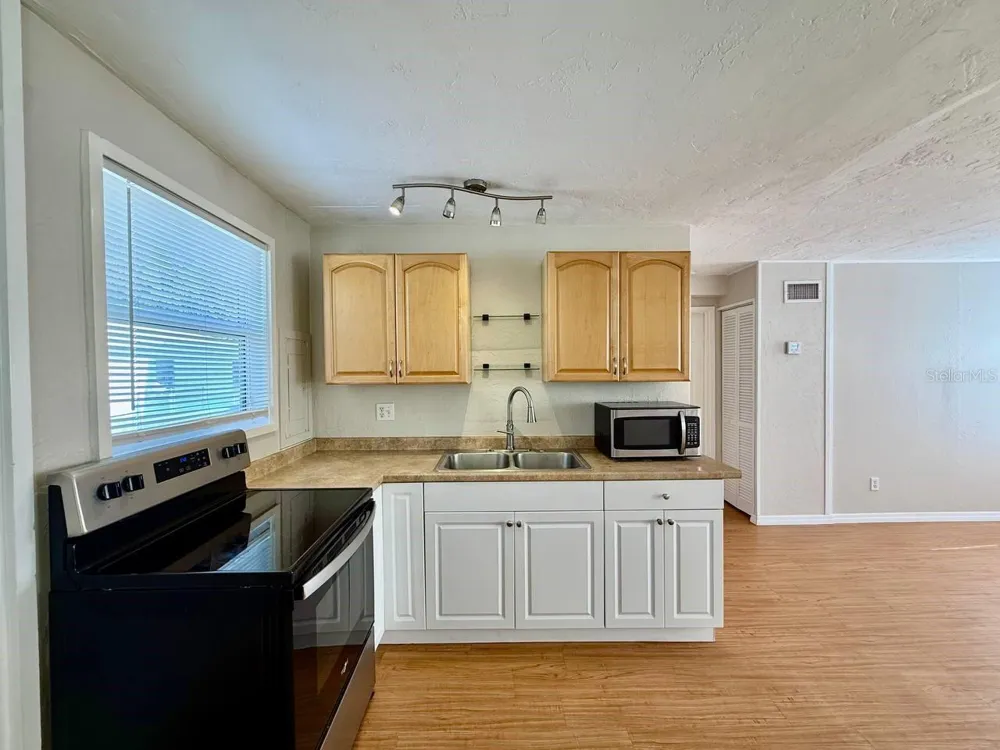 5612 18TH AVENUE S St Petersburg, FL 33707