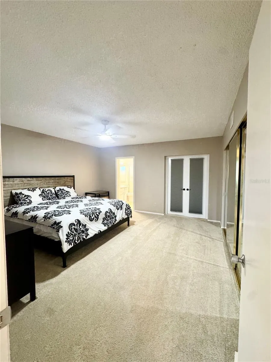 2402 ECUADORIAN WAY #40 Clearwater, FL 33763