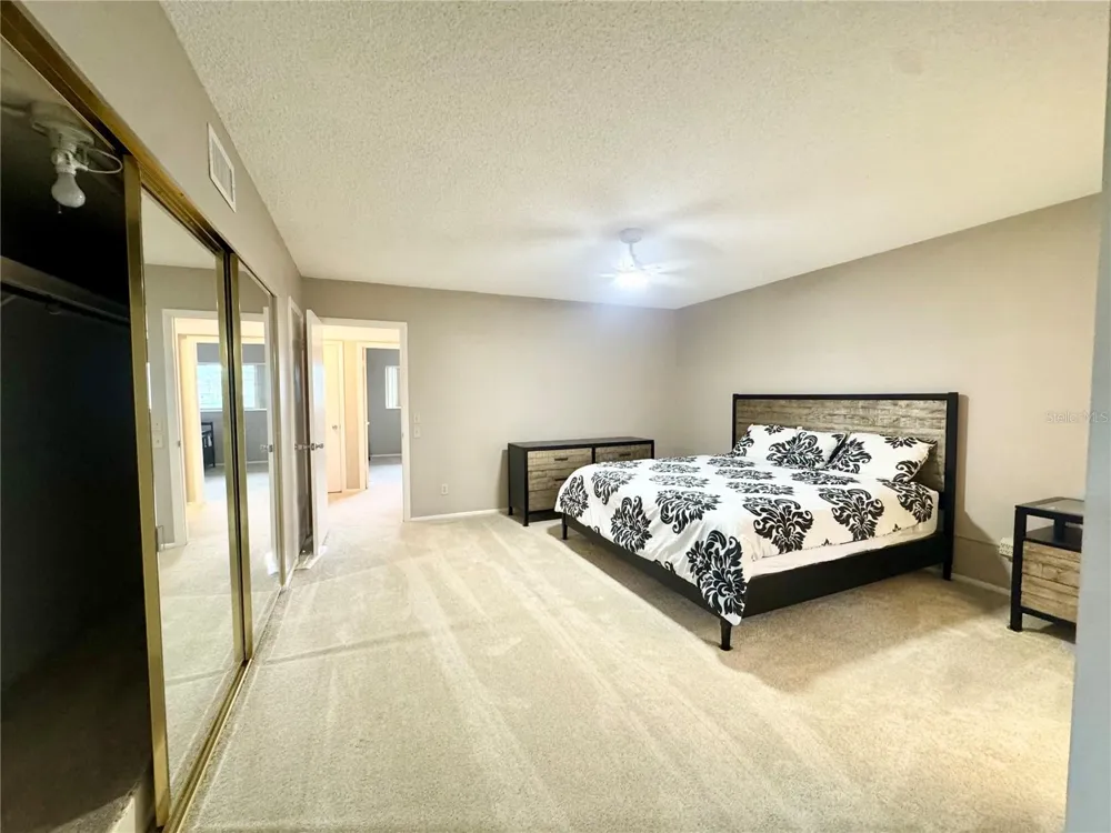 2402 ECUADORIAN WAY #40 Clearwater, FL 33763