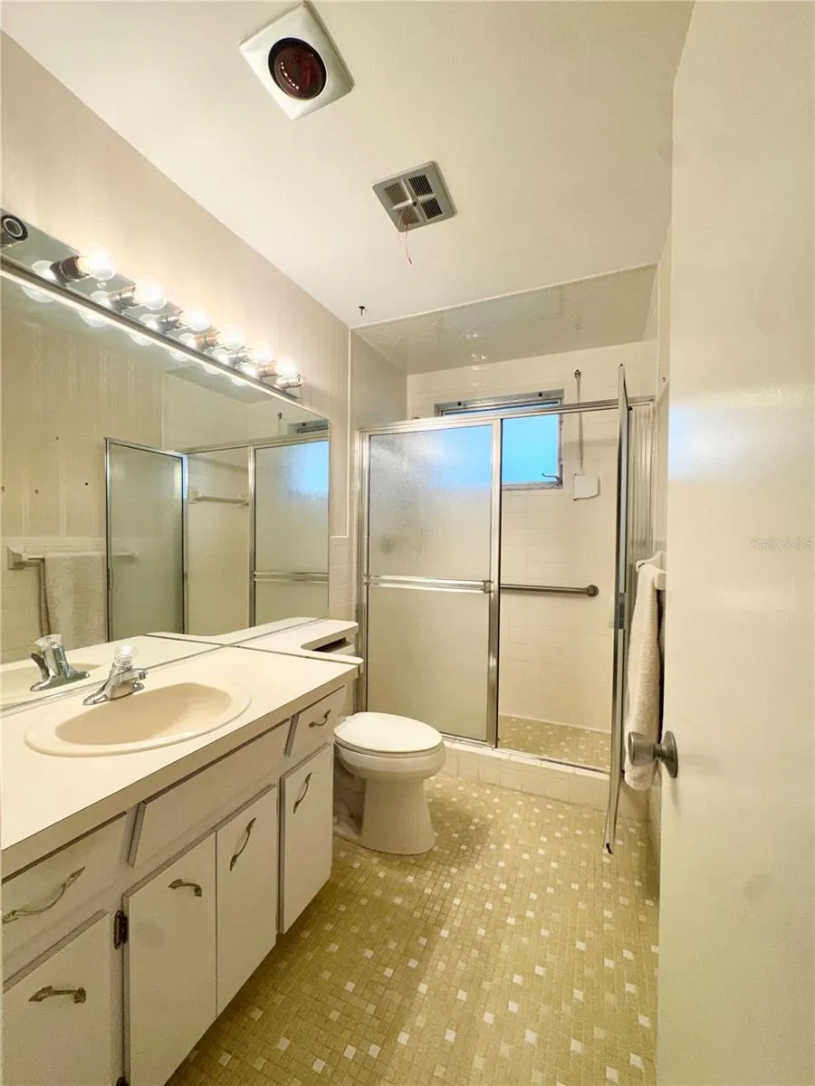 2402 ECUADORIAN WAY #40 Clearwater, FL 33763