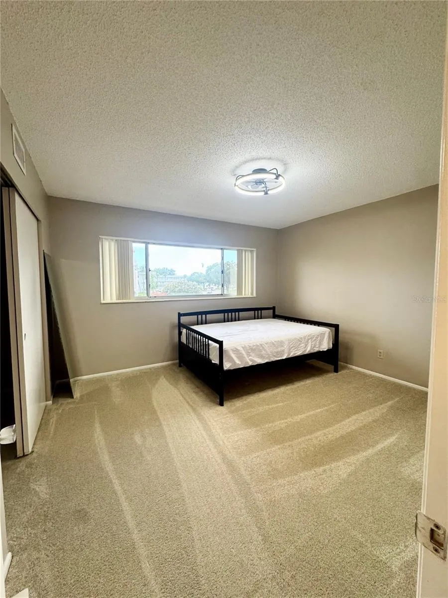 2402 ECUADORIAN WAY #40 Clearwater, FL 33763