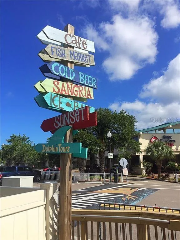 2402 ECUADORIAN WAY #40 Clearwater, FL 33763