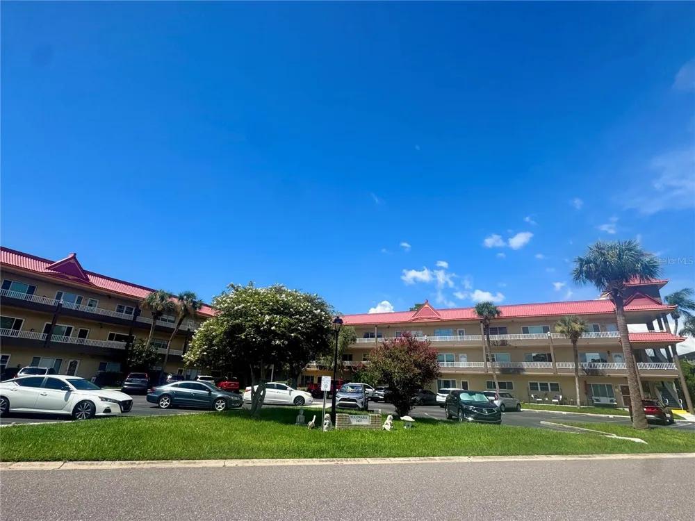 2402 ECUADORIAN WAY #40 Clearwater, FL 33763