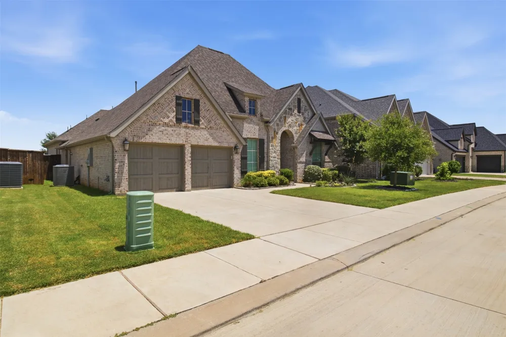 2434 Sibley Drive Midlothian, TX 76065