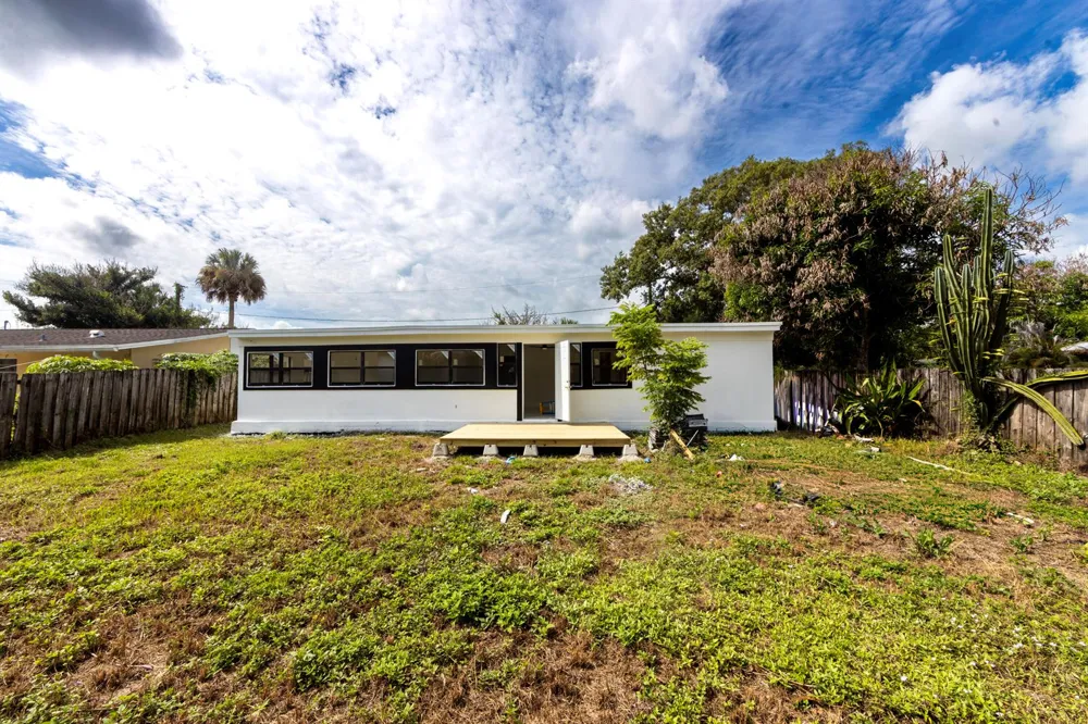 2308 GEORGIA AVENUE Fort Pierce, FL 34950