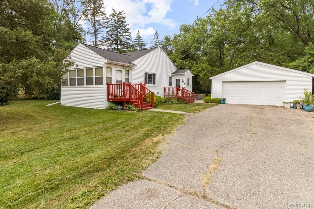 7330 Embury Road Grand Blanc Charter Township, MI 48439