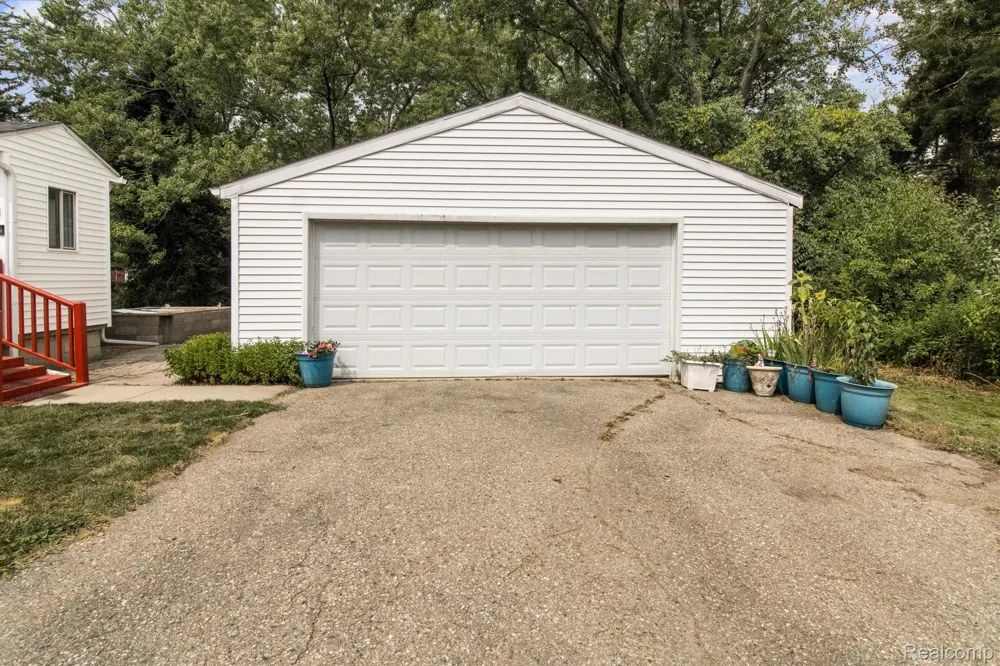 7330 Embury Road Grand Blanc Charter Township, MI 48439