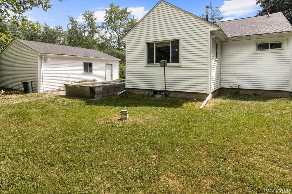 7330 Embury Road Grand Blanc Charter Township, MI 48439