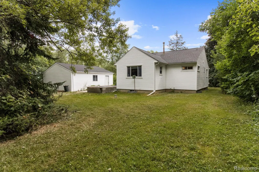 7330 Embury Road Grand Blanc Charter Township, MI 48439