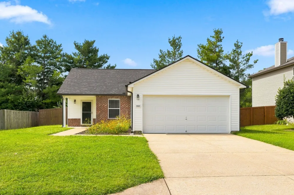 2663 Sutherland Dr Thompsons Station, TN 37179