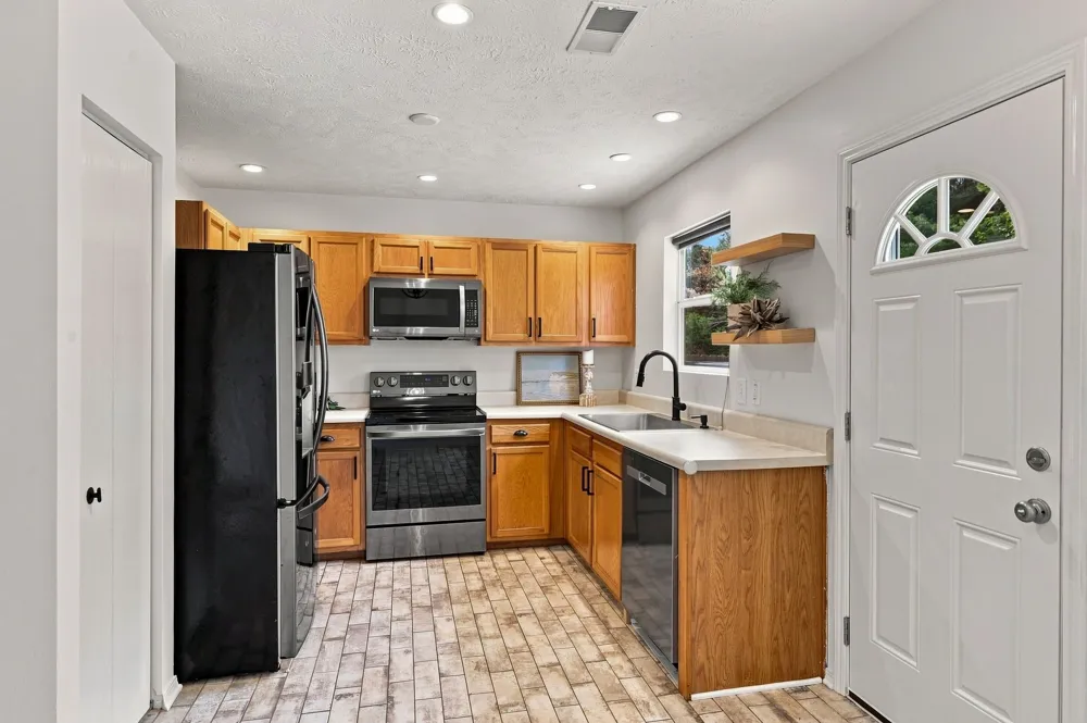 2663 Sutherland Dr Thompsons Station, TN 37179
