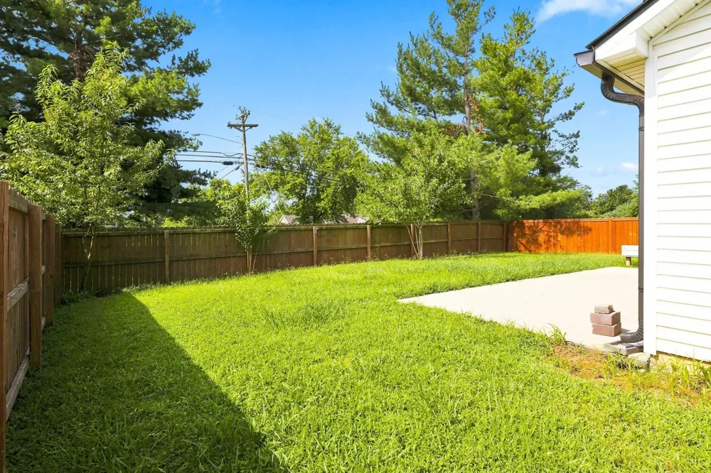 2663 Sutherland Dr Thompsons Station, TN 37179