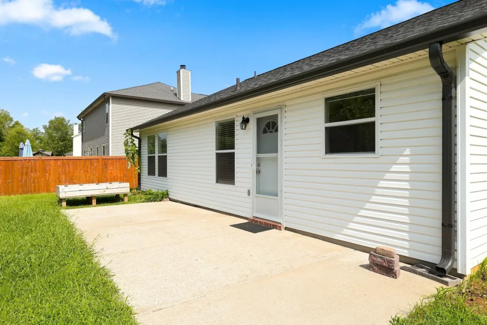 2663 Sutherland Dr Thompsons Station, TN 37179