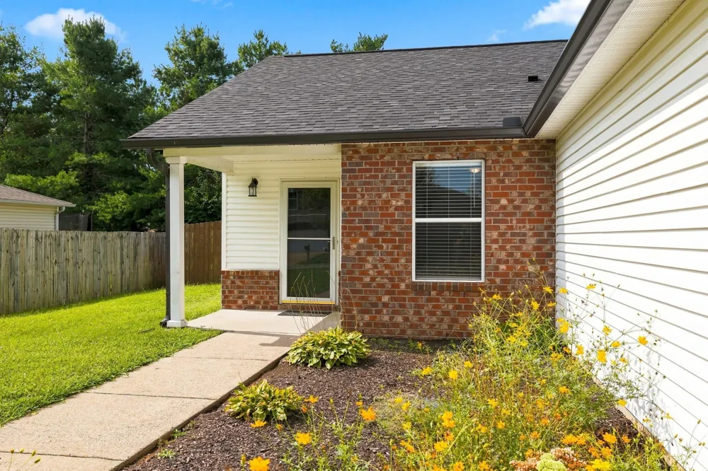 2663 Sutherland Dr Thompsons Station, TN 37179