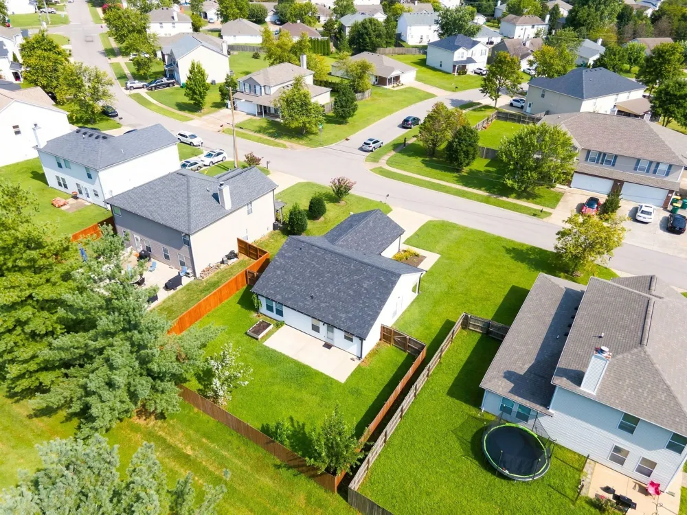 2663 Sutherland Dr Thompsons Station, TN 37179